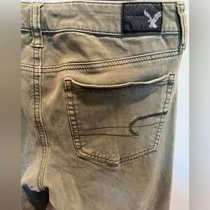 American Eagle Green 360 Degree Super Stretch Jegging Size 6s